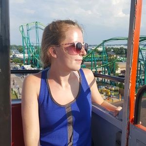 Meet your Posher, Laura